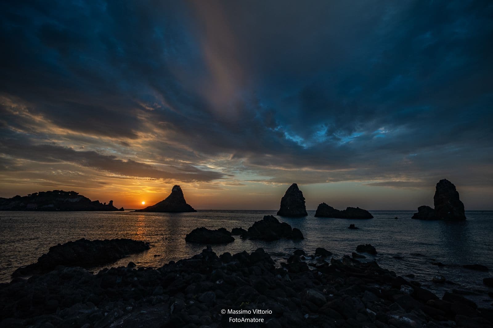 La Sicilia, vista dal mare.